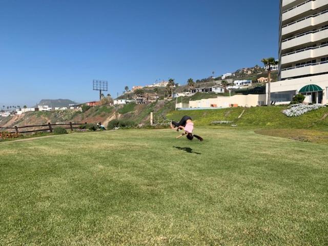 Beachfront Condo W Pools Steps To Beach & Mins To Dt Rosarito Luaran gambar